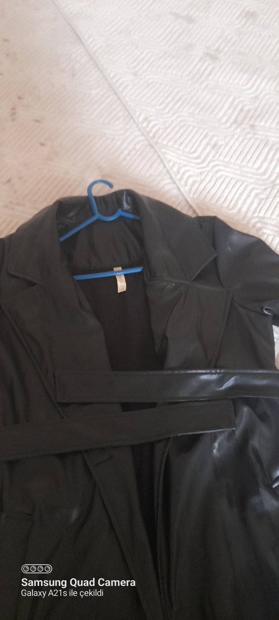 Siyah Uzun Kadın Trençkot - Gotik Stil - Görsel 4