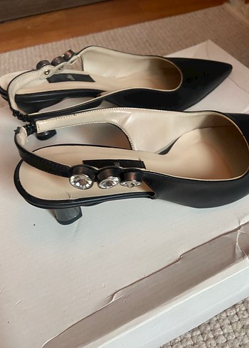 Siyah Deri Tokalı Stiletto Kadın Ayakkabı - Görsel 2