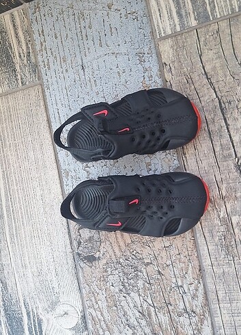 23 Beden siyah Renk Nike 23.5 sandalet 