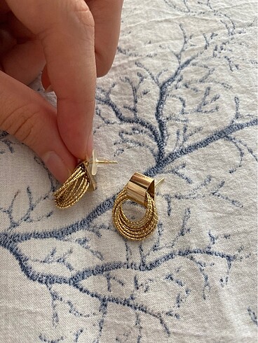 Accessory Collective Çelik altın küpe