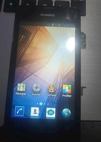 Android telefon Huawei Ascend Y300.
