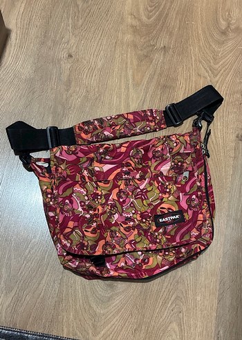 Eastpak ürünü
