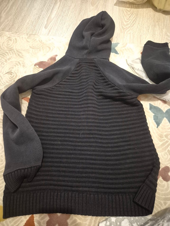 Kapüşonlu Siyah Erkek Çocuk Triko Kazak - Görsel 4