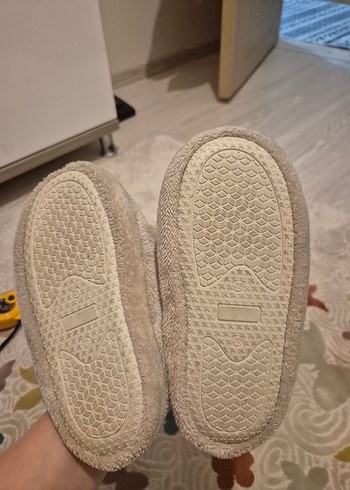 29 Numara Çocuk  Nakışlı Sıcak Ev Terliği - Görsel 2