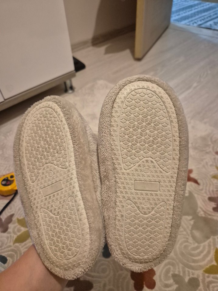 29 Numara Çocuk  Nakışlı Sıcak Ev Terliği - Görsel 2