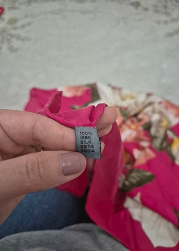 Pembe Çiçek Desenli Bohem Kadın Fular - Görsel 2