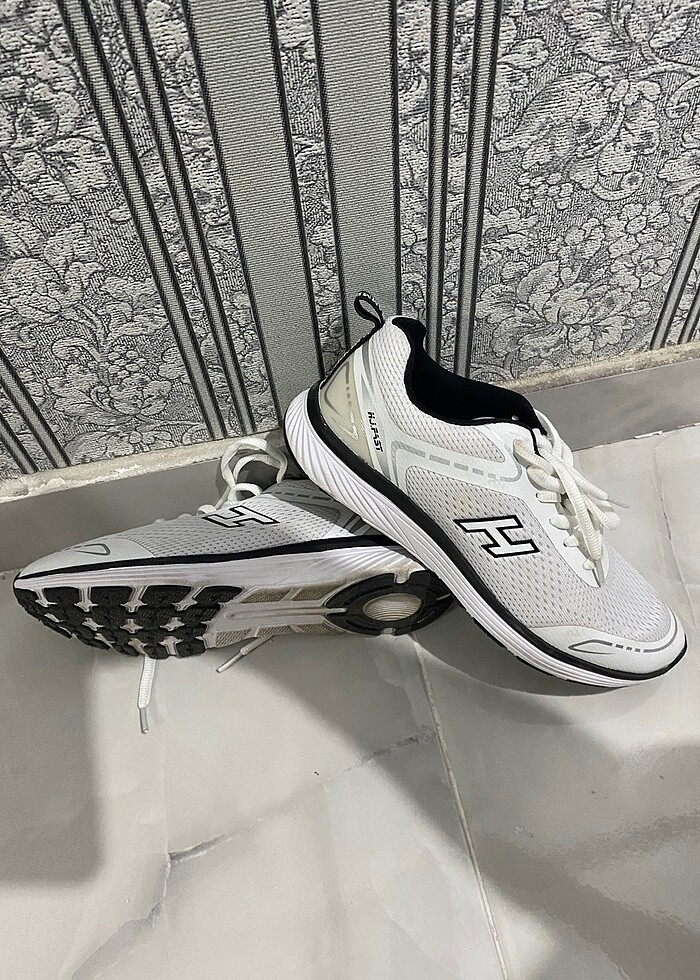 Hummel spor ayakkabı - Görsel 2