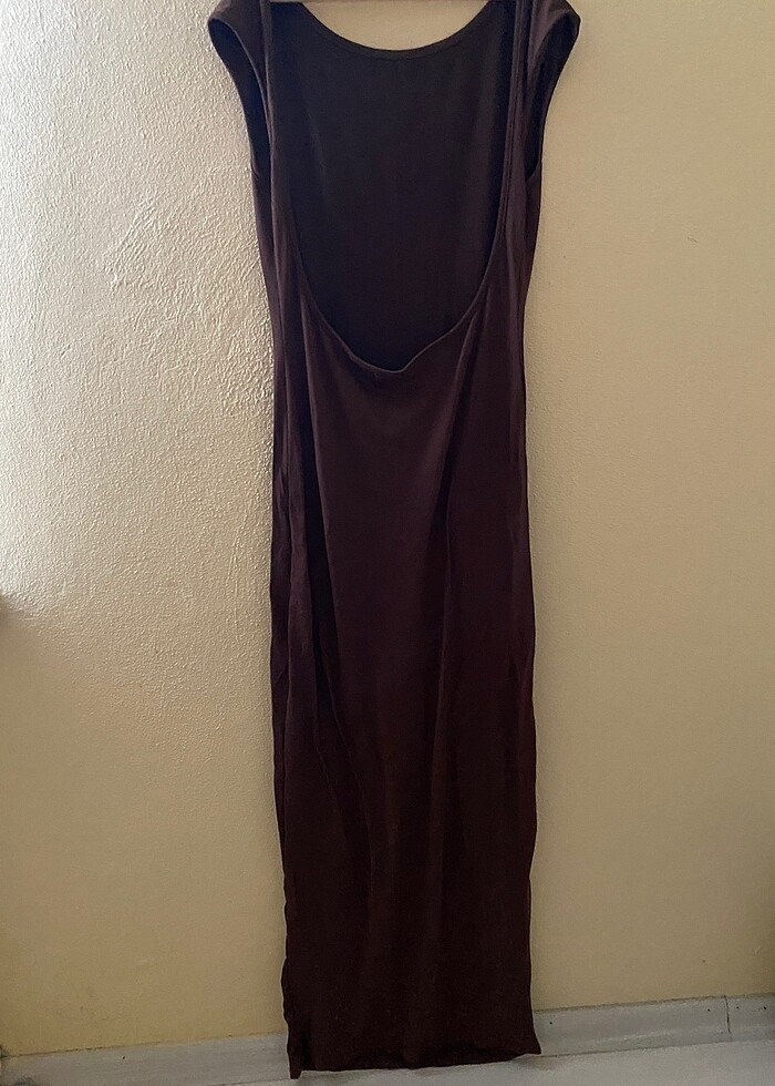 Sırtı açık üste yapışan boydan elbise - Görsel 2