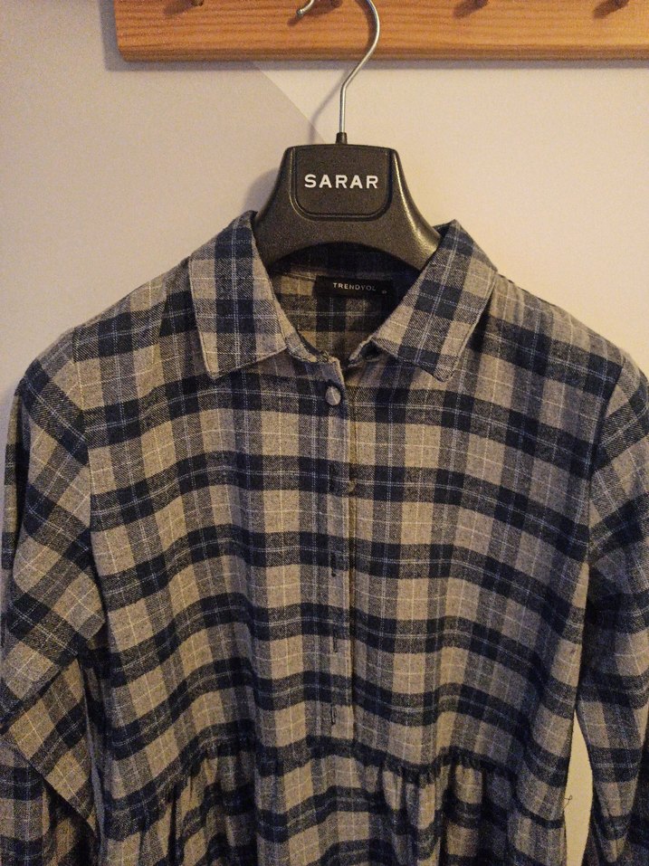 Ekose Desenli Gri Elbise - Görsel 4