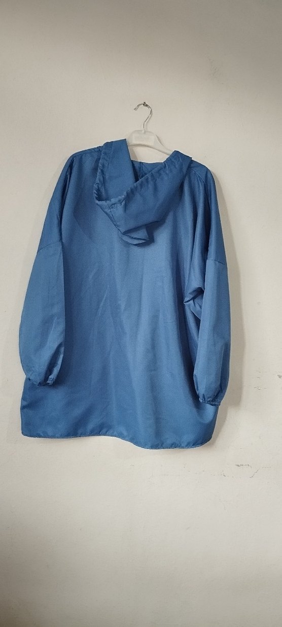 Düğmeli Mavi Midi Kadın Yağmurluk - Görsel 3