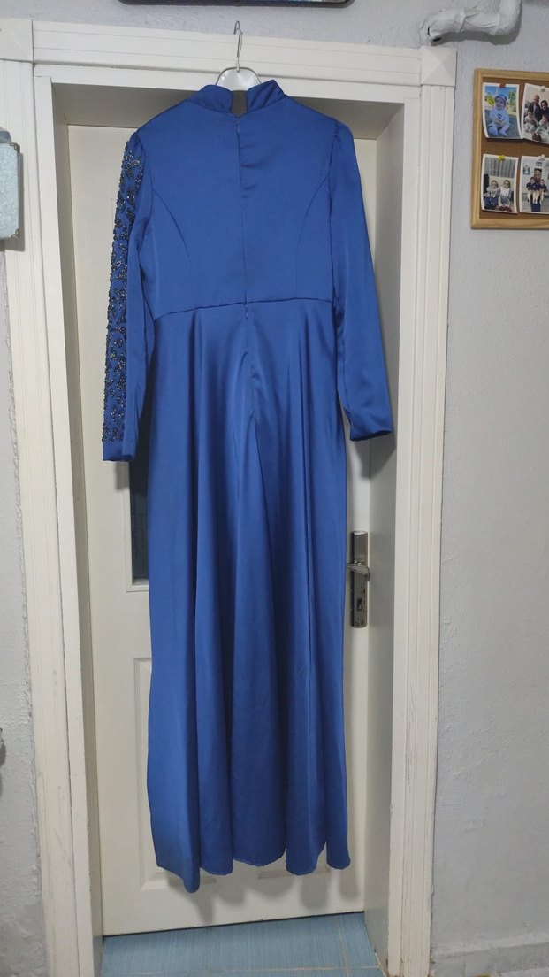 Uzun Kollu Drapeli Lacivert kiralık abiye - Görsel 4