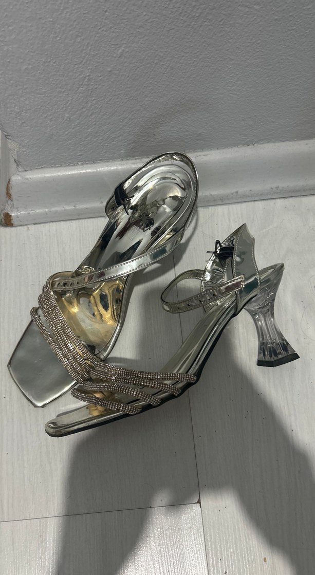 Gümüş Renkli Yılan Desenli Payetli Topuklu Ayakkabı - Görsel 2