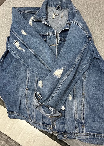 Stradivarius Düğmeli, Salaş Kesim Kadın Kot Ceket