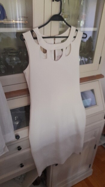 Kırık beyaz şık elbise