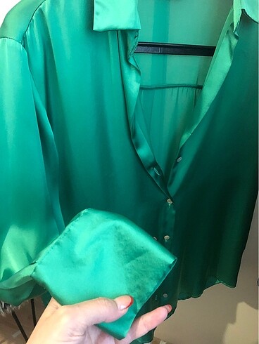 s Beden yeşil Renk Zara saten gömlek