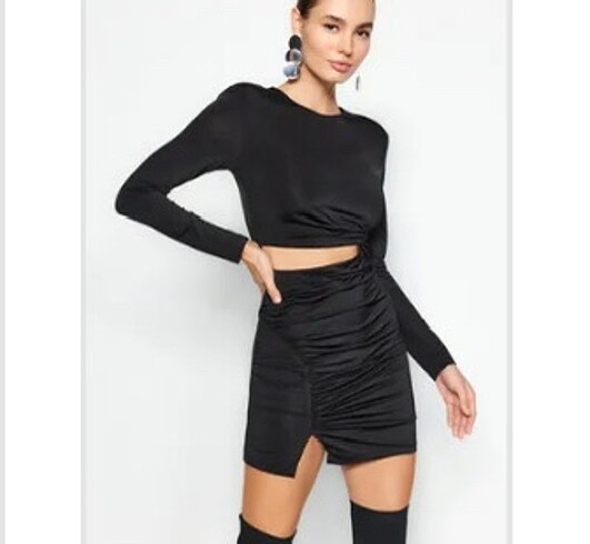 Siyah şık mini cut out detaylı elbise