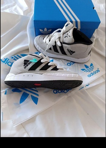 37 Beden gri Renk Adidas Gri Zebra Desenli Bağcıklı Kadın Spor Ayakkabı