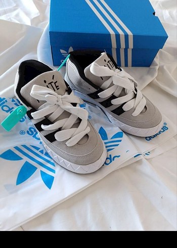 37 Beden Adidas Gri Zebra Desenli Bağcıklı Kadın Spor Ayakkabı