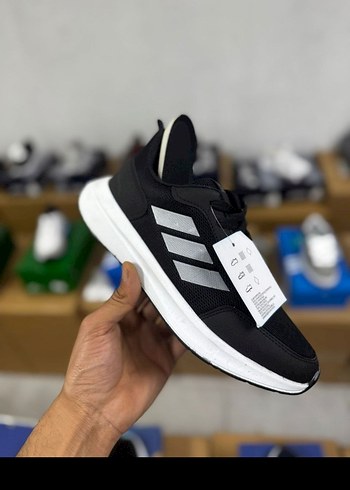 40 Beden Adidas Siyah Erkek Spor Ayakkabı