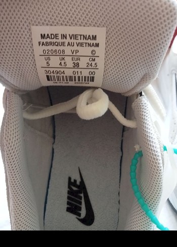39 Beden beyaz Renk Nike Beyaz Kadın Spor Ayakkabısı