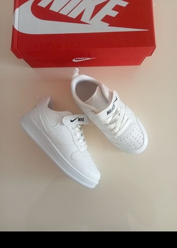 31 Beden beyaz Renk Nike Beyaz Erkek Çocuk Spor Ayakkabı