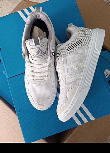 40 Beden beyaz Renk #Adidas#converse#nike#adidas#columbia#yenisezon#sporayakkabi#new