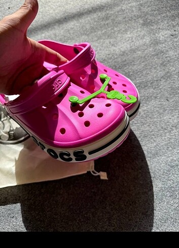 36 Beden #Crocs#CROCS BAYABANS FUŞYA RENGİ l#crocsorjinal#terlik#mayo#ye