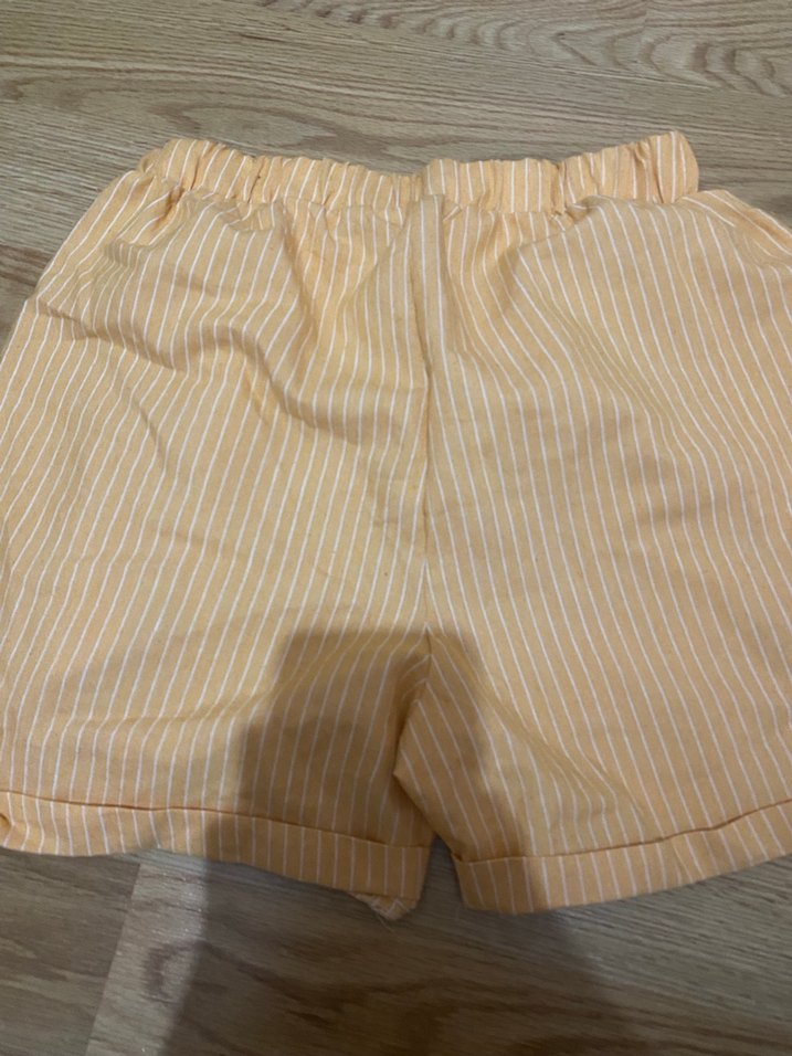 Düğmeli Sarı Mini Keten Şort - Görsel 4