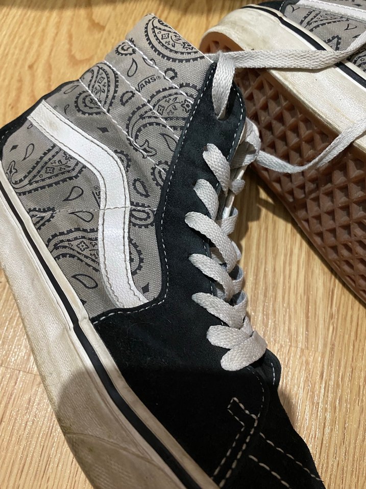 Gri Yılan Desenli Bağcıklı Kadın Spor Ayakkabı - Görsel 2