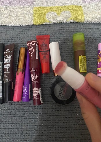 Çeşitli Makyaj Ürünleri Seti - Görsel 6