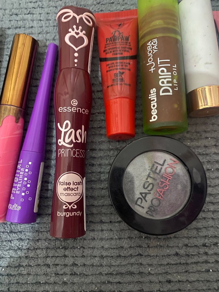 Çeşitli Makyaj Ürünleri Seti - Görsel 2