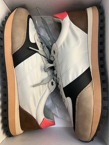 Bej sneakers