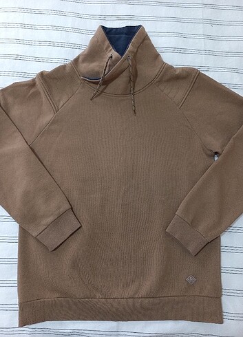 Boğazlı Sweatshirt 