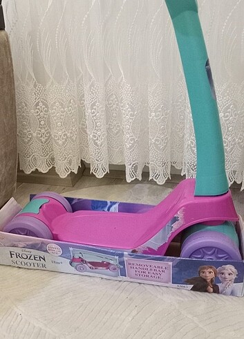  Beden Frozen marka kız çocuk scooter