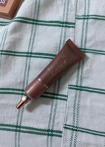Revolution Revolution likit highlighter