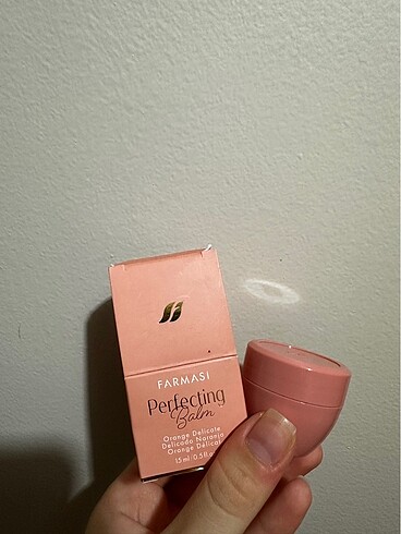 Farmasi lip balm