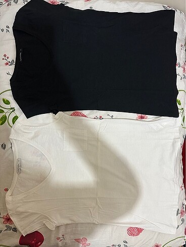 Siyah beyaz tshirt