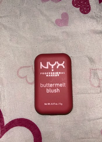 Beden NYX Buttermelt Burgundy Allık