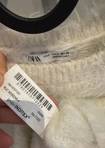 s Beden beyaz Renk Zara kırık beyaz tüylü kazak