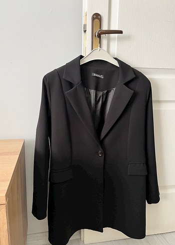 Siyah Düğmeli Kadın Midi Blazer Ceket