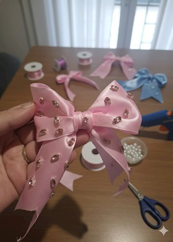 Nakışlı Mavi Çocuk Fiyonk Toka - Görsel 3