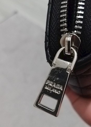  Beden siyah Renk Prada Siyah Deri Fermuarlı Kadın Cüzdanı