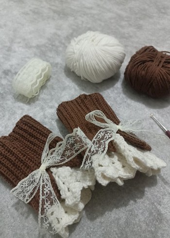 Dantel Detaylı Kahverengi Örgü Eldiven - Görsel 4