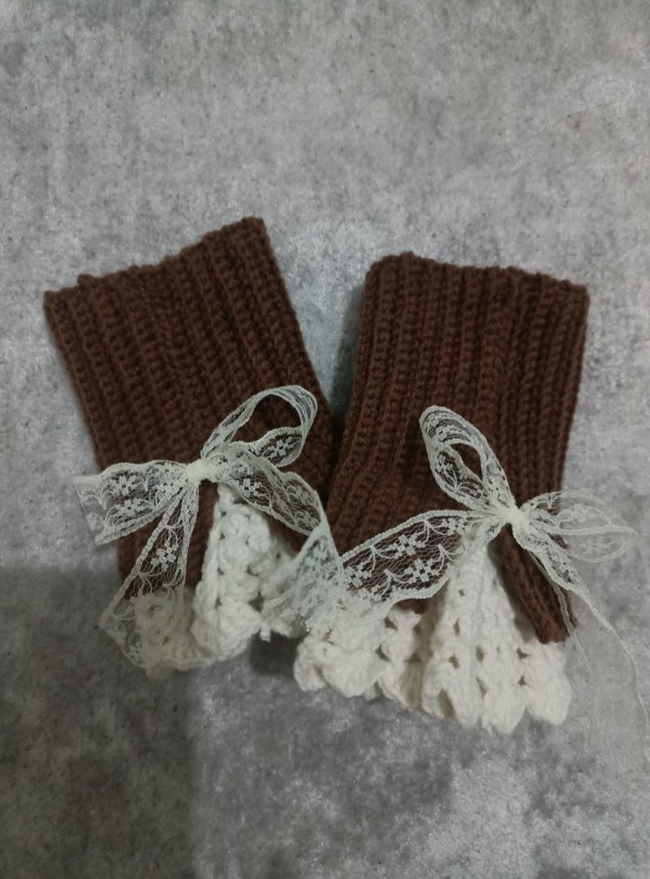 Dantel Detaylı Kahverengi Örgü Eldiven - Görsel 2