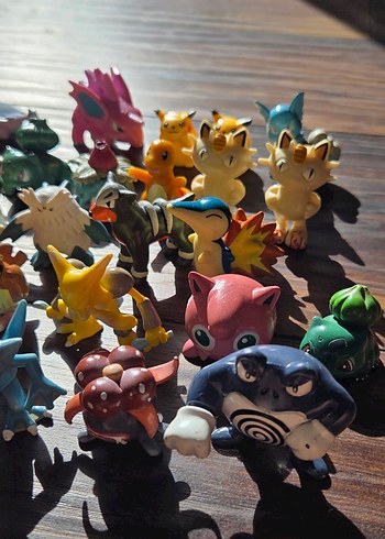 Beden Renk Tomy 1999 Pokemon Figürleri