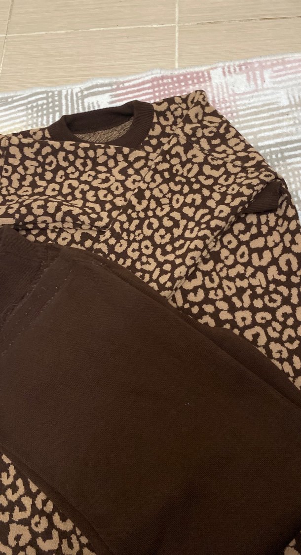 Kahverengi triko takın - Görsel 3