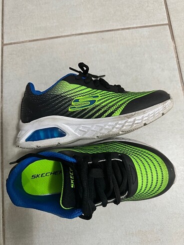 30 Beden siyah Renk Skechers erkek çocuk ayakkabısı