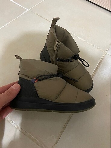 Zara bebek unisex bot