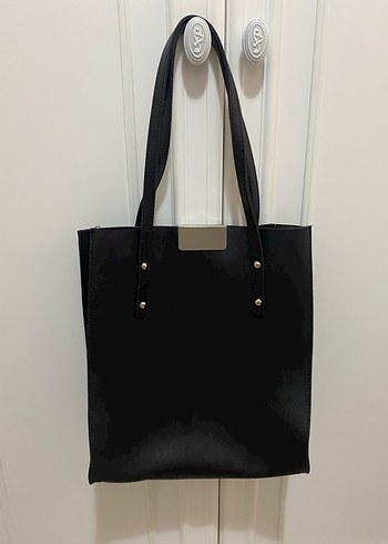 Siyah Parlak Deri Kadın Çanta - Görsel 2