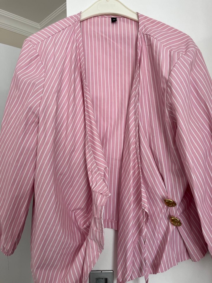Düğmeli Pembe Çizgili Kadın Gömlek - Görsel 3